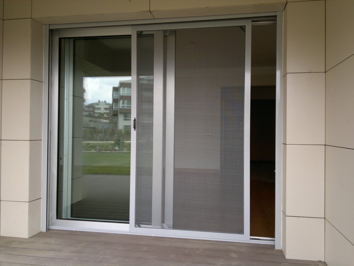 professional swinging screen door services