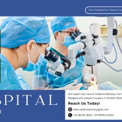 Doctors performing advanced cataract surgery at Vedanta Netralya, the best hospital for cataract surgery in Greater Noida West.